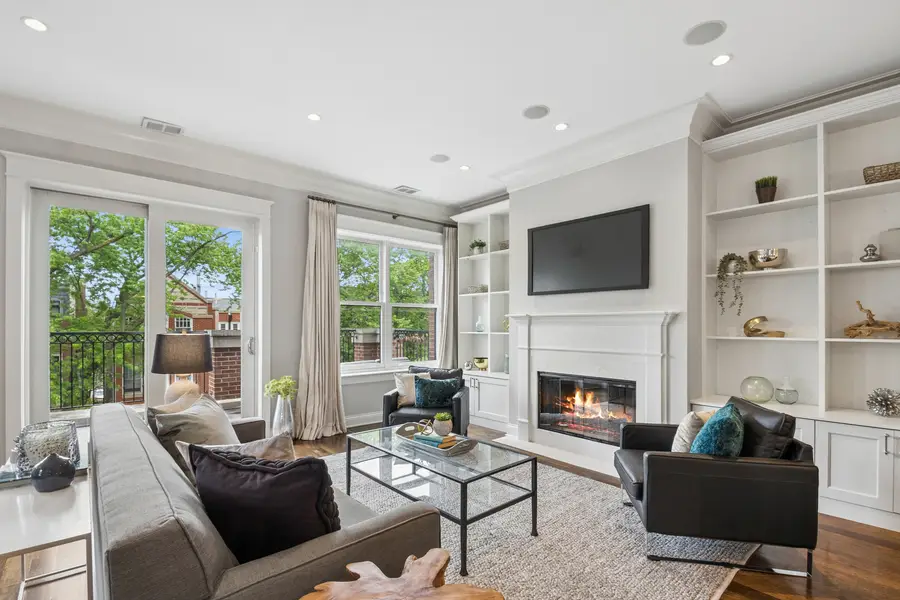 1419 W Byron Street #3, Chicago, IL 60613 - #2