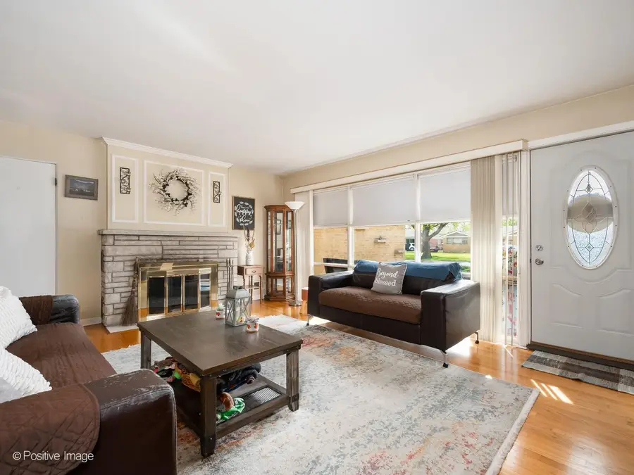 10917 S Keeler Avenue, Oak Lawn, IL 60453 - #3