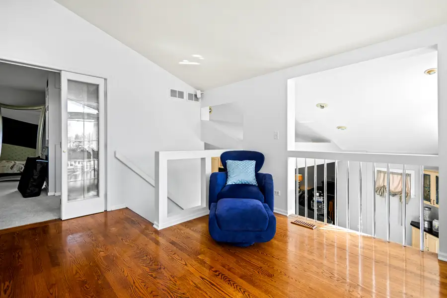 649 Hiawatha Drive, Carol Stream, IL 60188 - #3