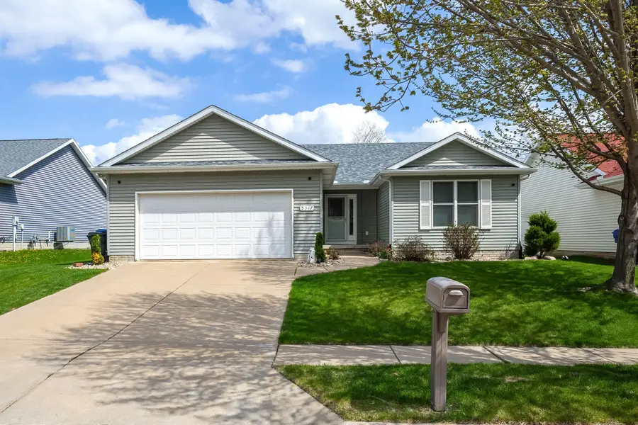 5317 Hillandale Road, Davenport, IA 52806 - #2