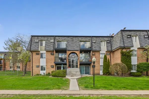 9 E Dundee Quarter Drive #108, Palatine, IL 60074