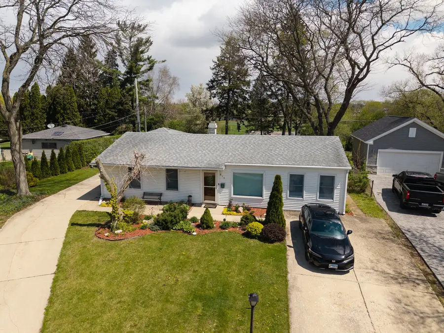 813 Parkside Court, Streamwood, IL 60107 - #2