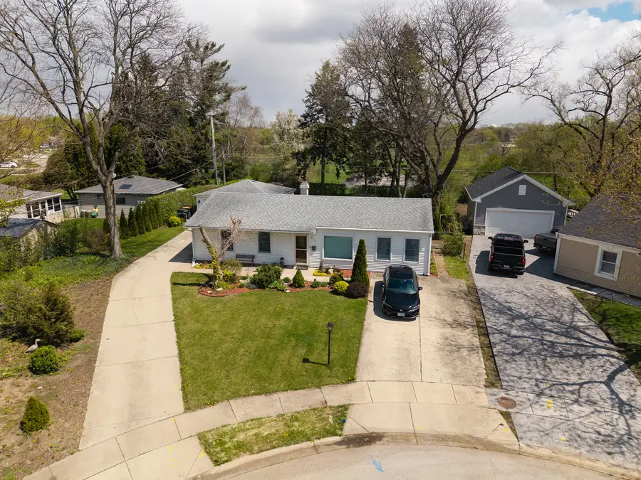 813 Parkside Court, Streamwood, IL 60107 - #3