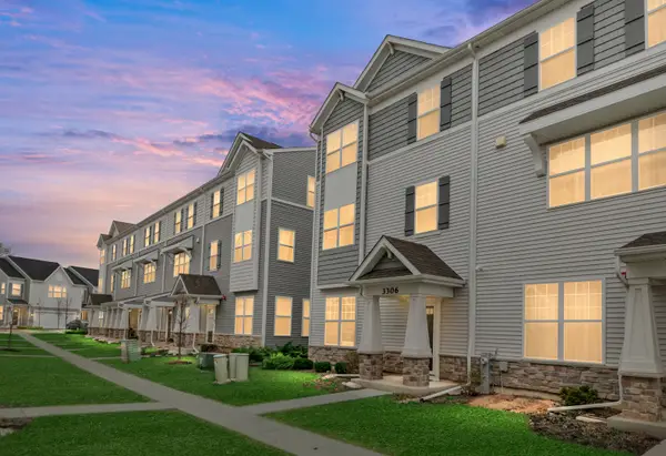 3306 Trillium Circle #3001, Rolling Meadows, IL 60008