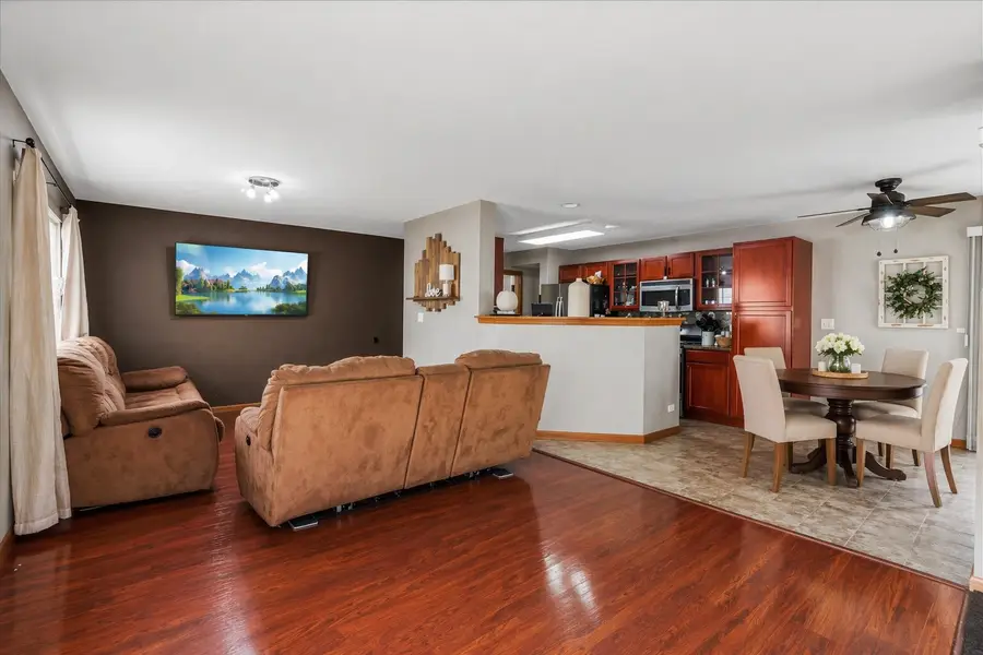 649 Lincoln Station Drive #1302, Oswego, IL 60543 - #2