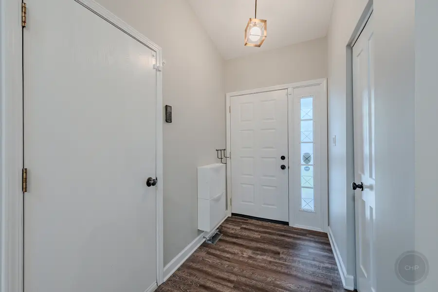 1736 Ranchview Drive, Naperville, IL 60565 - #2