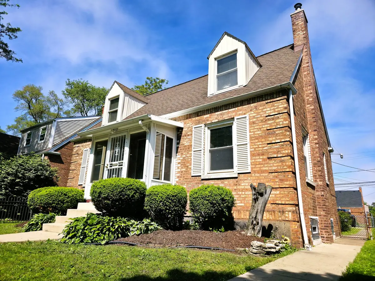 10055 S Oglesby Avenue, Chicago, IL 60617 - #1