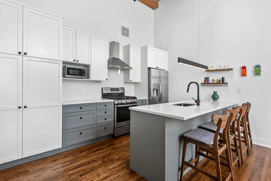 Address Withheld By Seller, Chicago, IL 60607 - #2