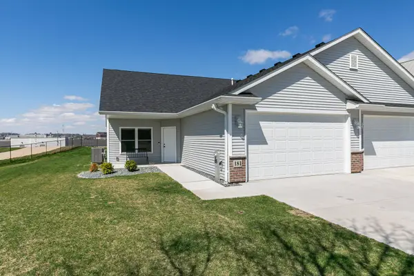 181 Beacon Harbor Circle, East Moline, IL 61244