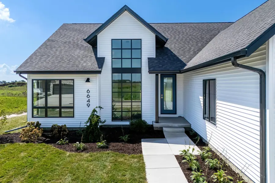 6 Viola Drive, Le Claire, IA 52753 - #2