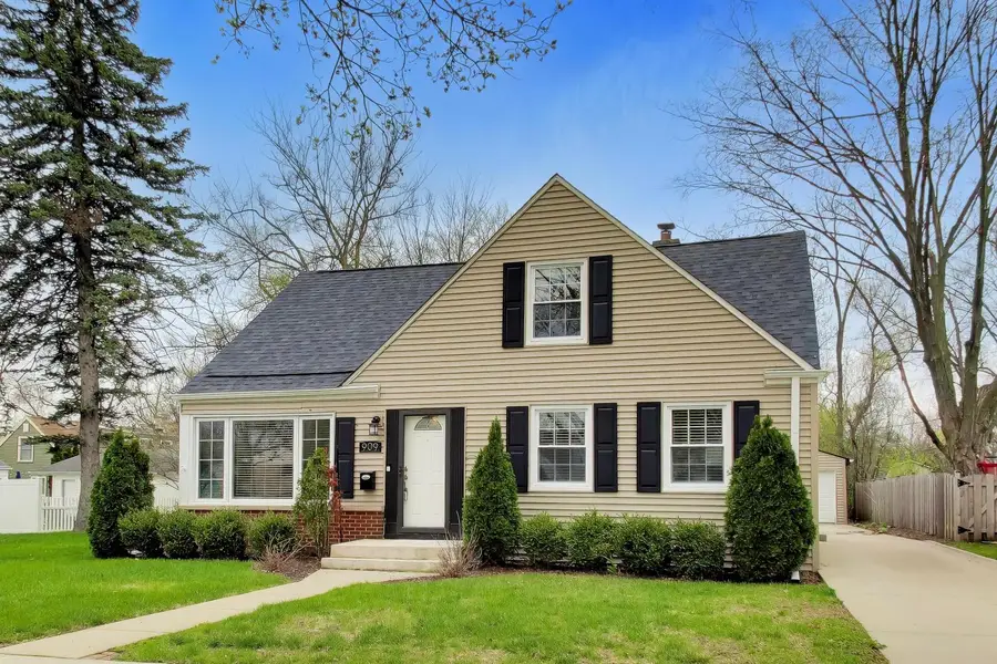 909 E Oakton Street, Arlington Heights, IL 60004 - #2