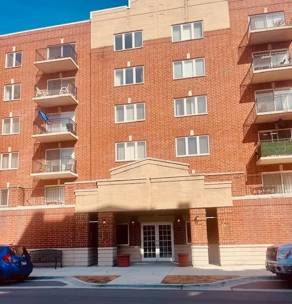3303 Grove Avenue #306, Berwyn, IL 60402