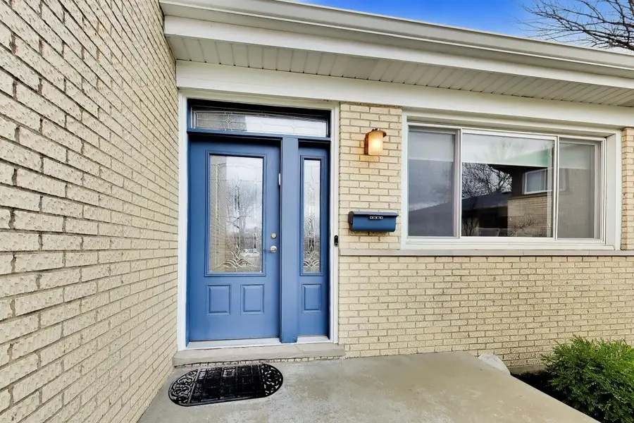 6643 Davis Street, Morton Grove, IL 60053 - #2