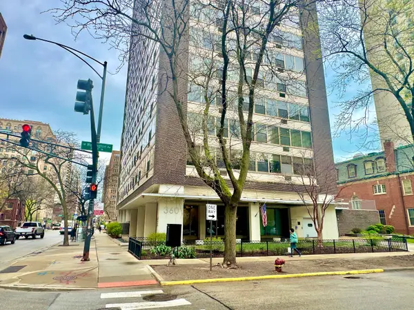 360 W Wellington Avenue #15D, Chicago, IL 60657