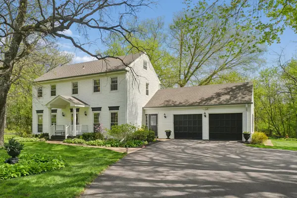 21063 N Middleton Drive, Kildeer, IL 60047