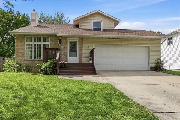 13 Rutherford Court, Bloomington, IL 61704