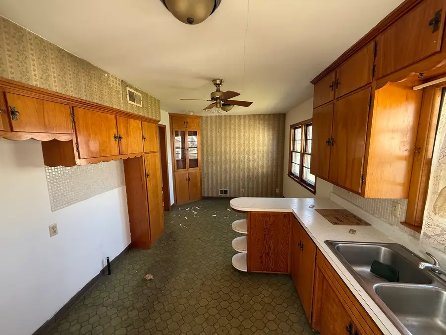 2123 W Antoinette Street, Peoria, IL 61605 - #2