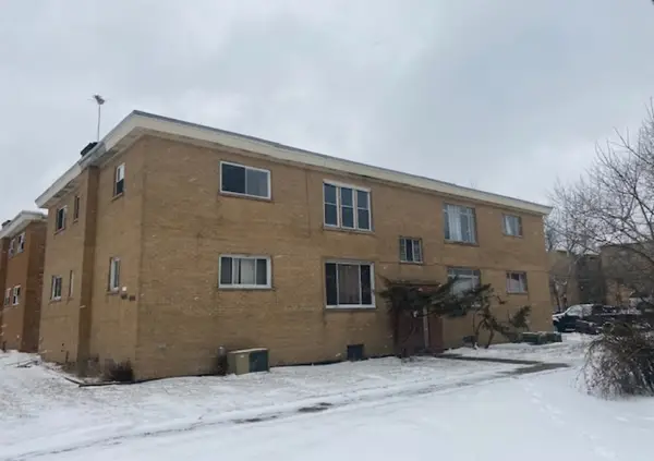 746 Walnut Street #2E, Waukegan, IL 60085