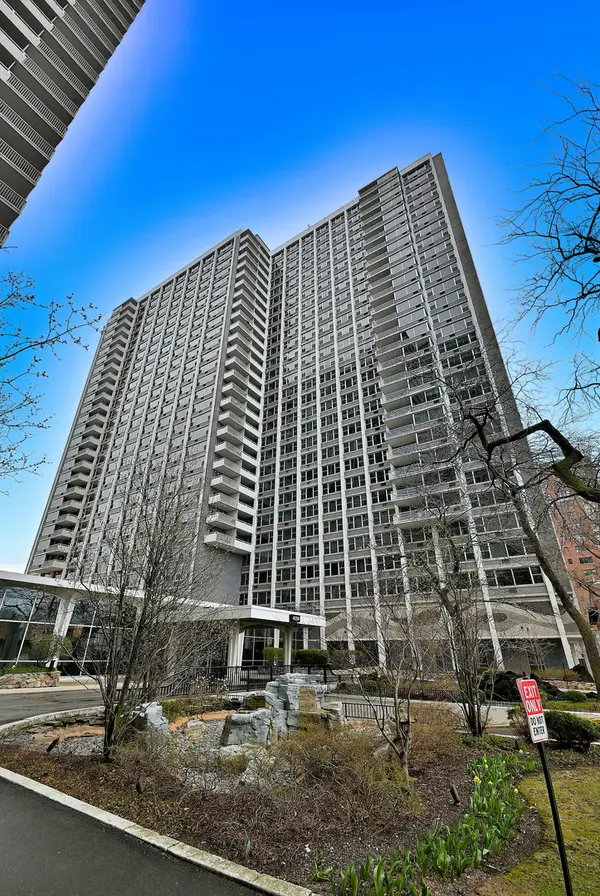 4250 N Marine Drive #1731, Chicago, IL 60613