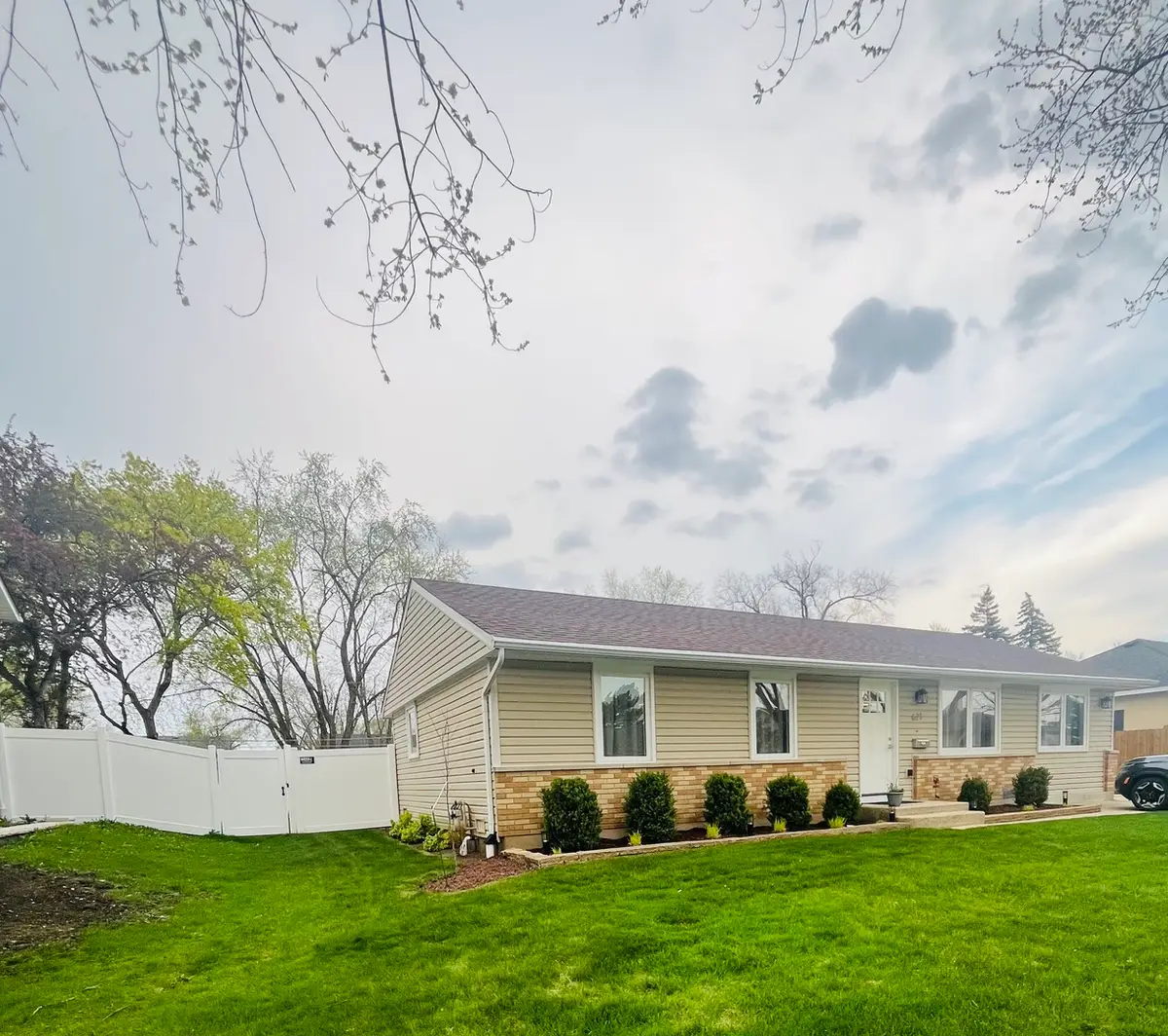 621 Hayward Avenue, Streamwood, IL 60107 - #1