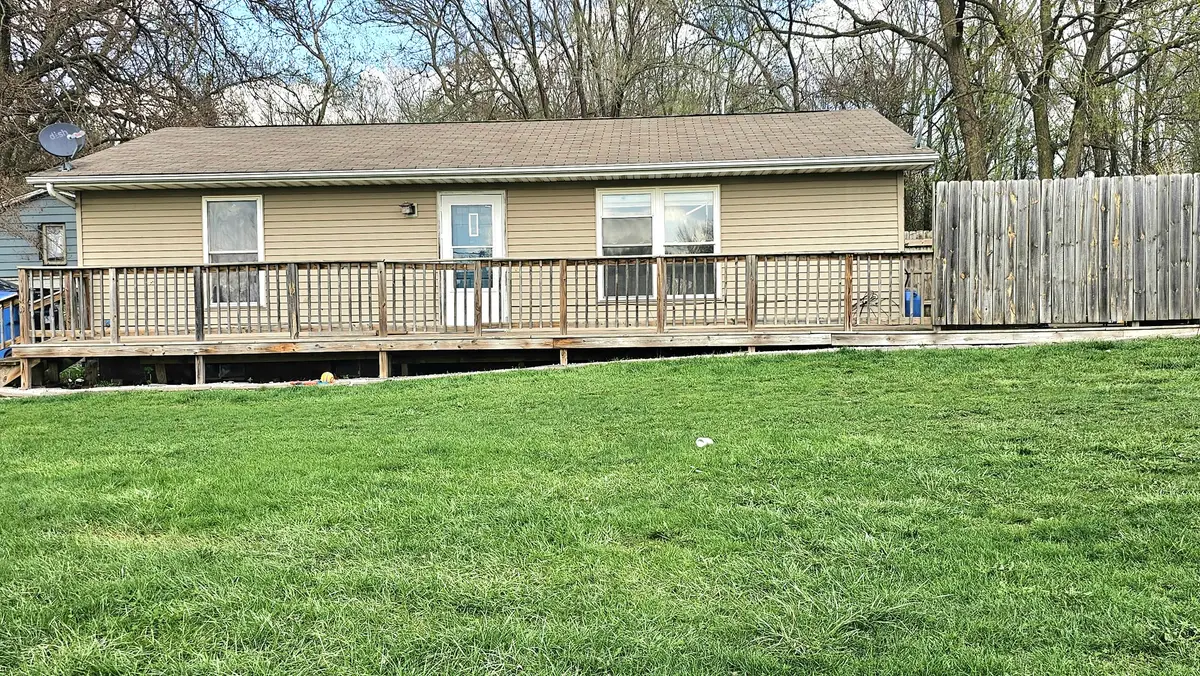 1100 S Lincoln Avenue, Dixon, IL 61021 - #1