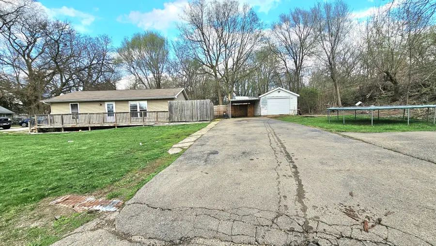 1100 S Lincoln Avenue, Dixon, IL 61021 - #3