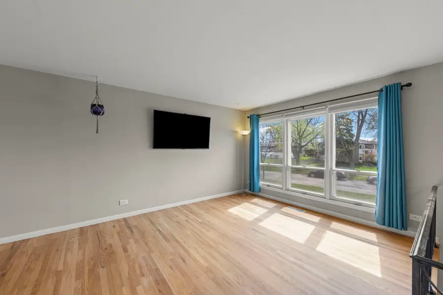 2308 Crabtree Avenue, Woodridge, IL 60517 - #3