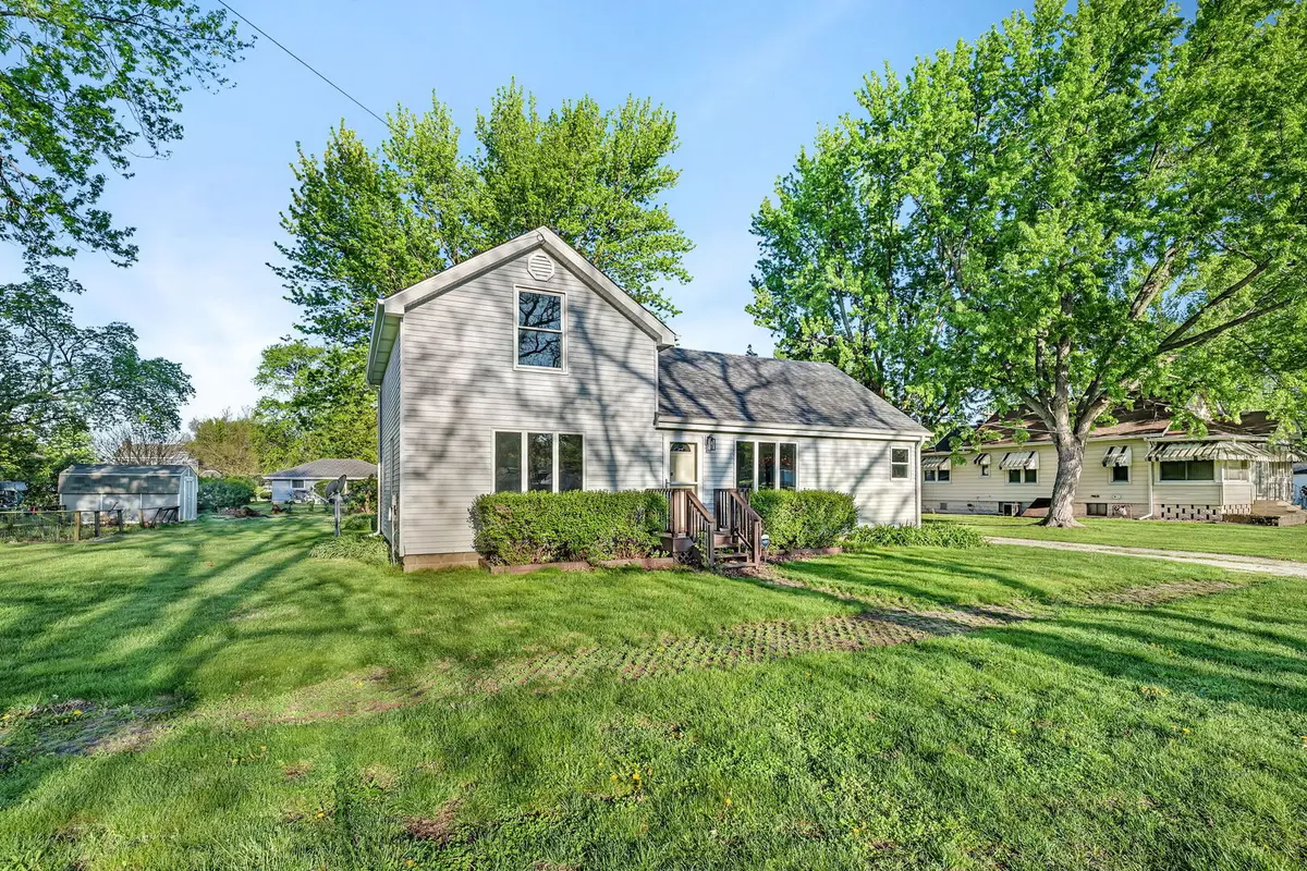 303 S Jackson Street, Gardner, IL 60424 - #1