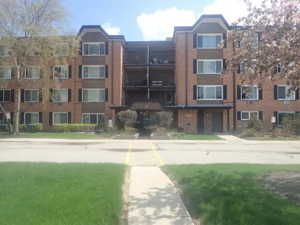 1127 S Old Wilke Road #101, Arlington Heights, IL 60005
