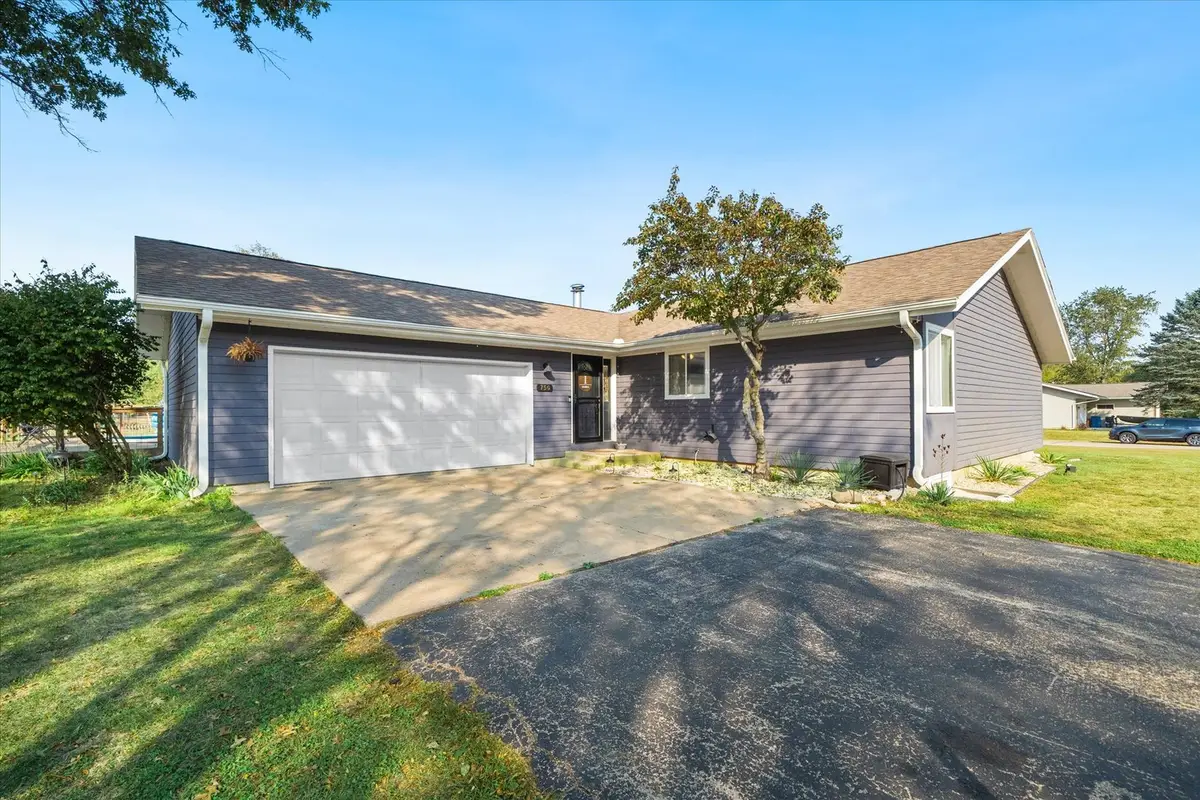 750 Forest Park Drive, Dixon, IL 61021 - #1