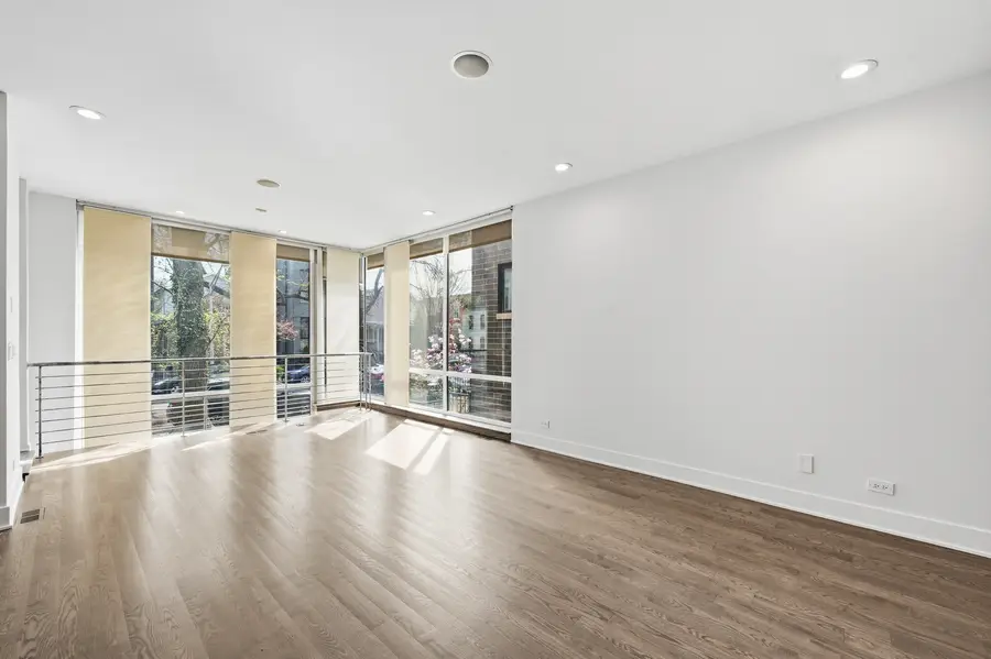 2070 N Oakley Avenue, Chicago, IL 60647 - #2