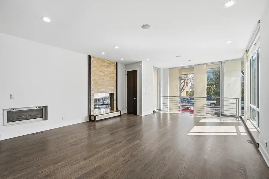 2070 N Oakley Avenue, Chicago, IL 60647 - #3