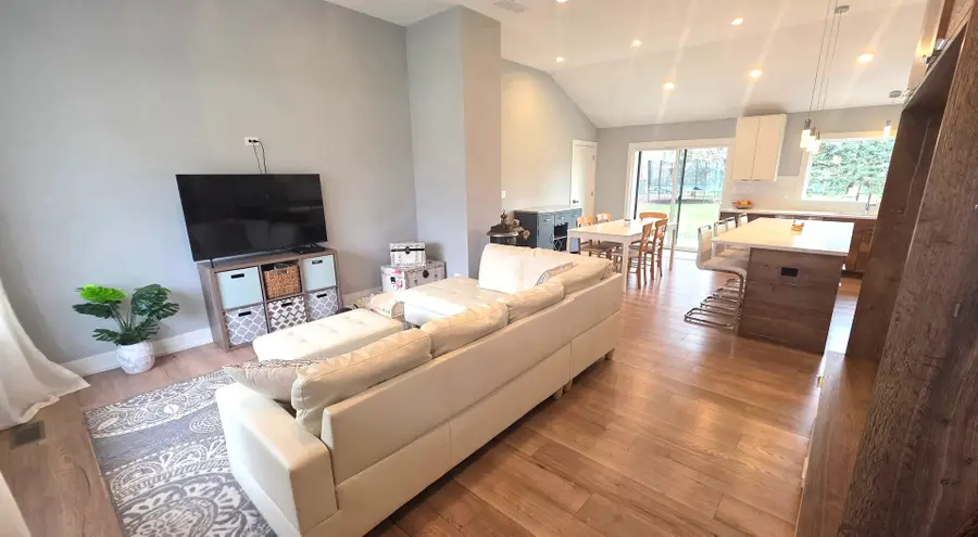 431 Springhill Drive, Roselle, IL 60172 - #3