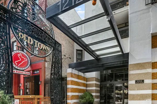 1212 N Wells Street #202, Chicago, IL 60610