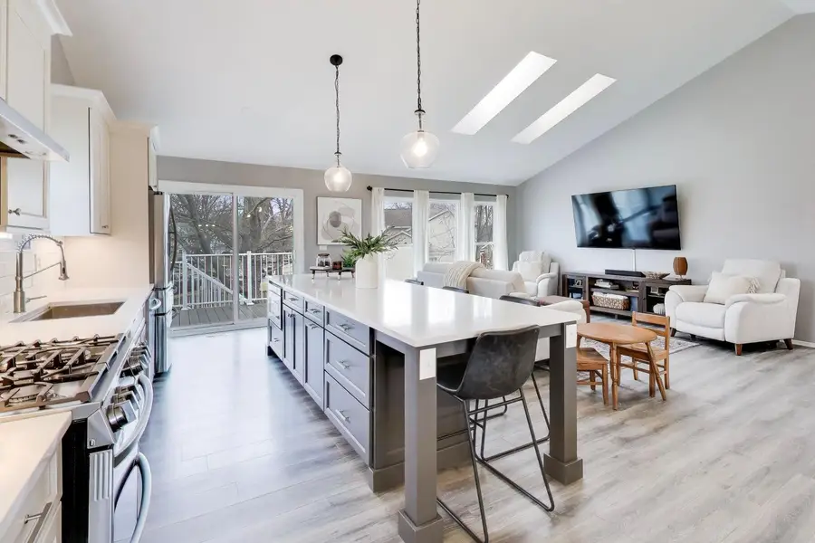 2080 Pennsbury Lane, Hanover Park, IL 60133 - #3