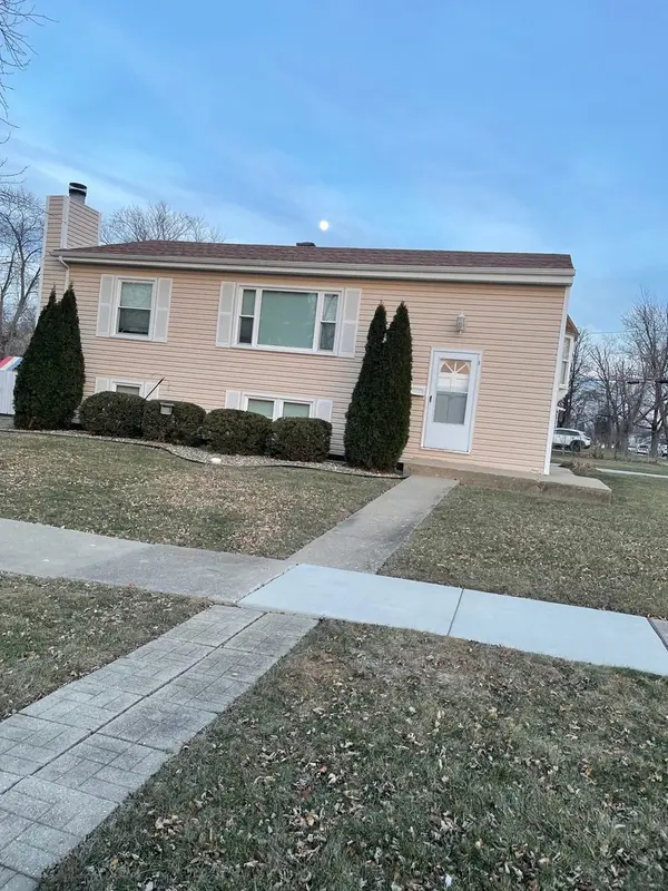 9338 Oak Street, Orland Park, IL 60462