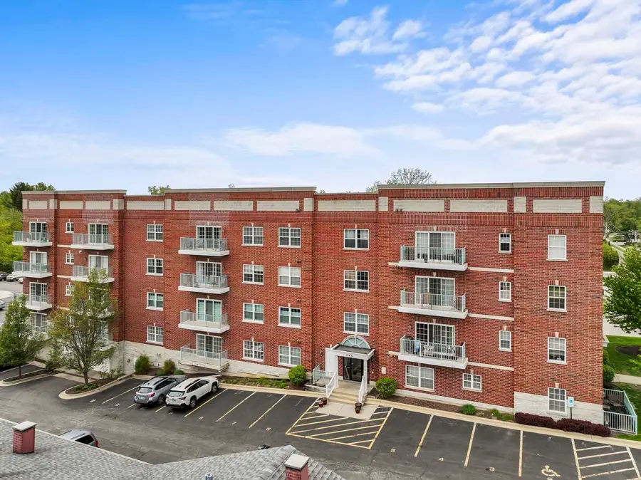 245 W Johnson Street #302, Palatine, IL 60067 - #3