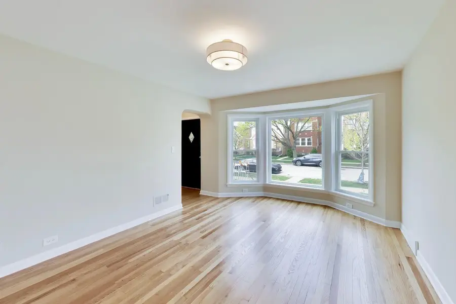 5921 N Melvina Avenue, Chicago, IL 60646 - #3