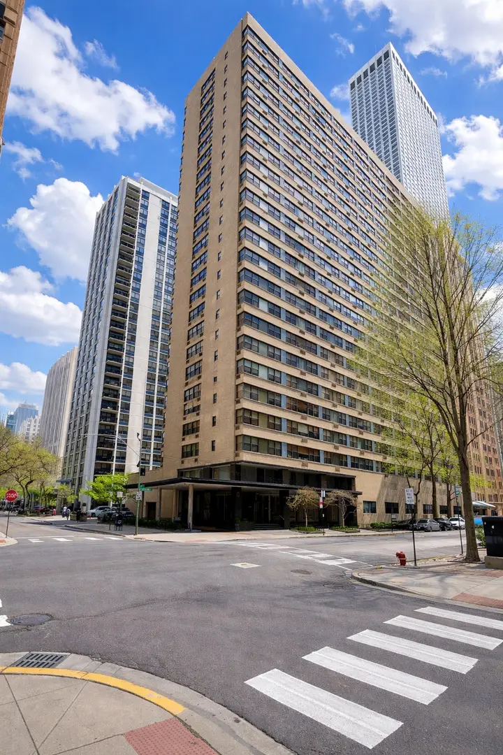 850 N Dewitt Place #15F, Chicago, IL 60611 - #1