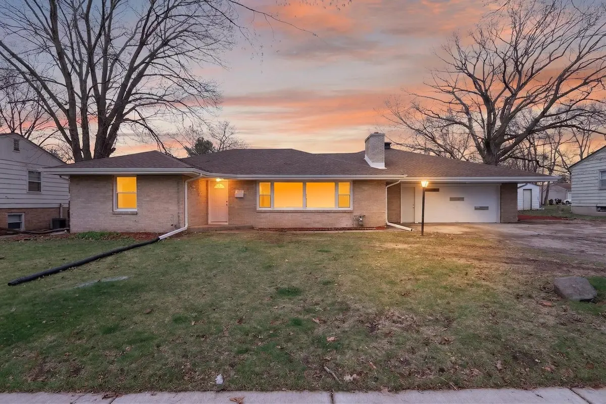 3229 Blackstone Avenue, Rockford, IL 61101 - #1