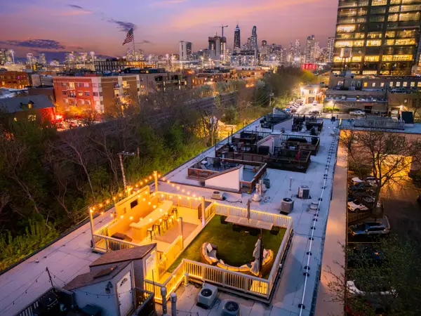 400 N Racine Avenue #219, Chicago, IL 60642