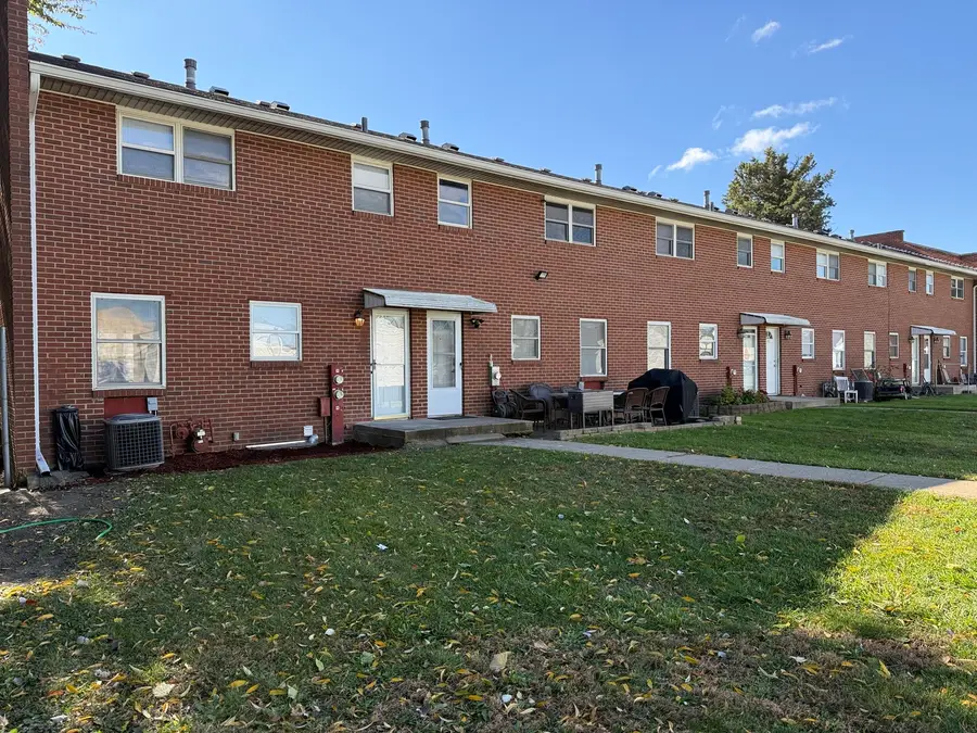 691 Old Indian Trail Road, Aurora, IL 60506 - #2