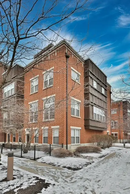 2523 S Calumet Avenue, Chicago, IL 60616