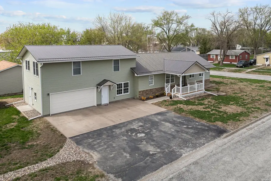 317 S. Walnut Street, Wilton, IA 52778 - #2