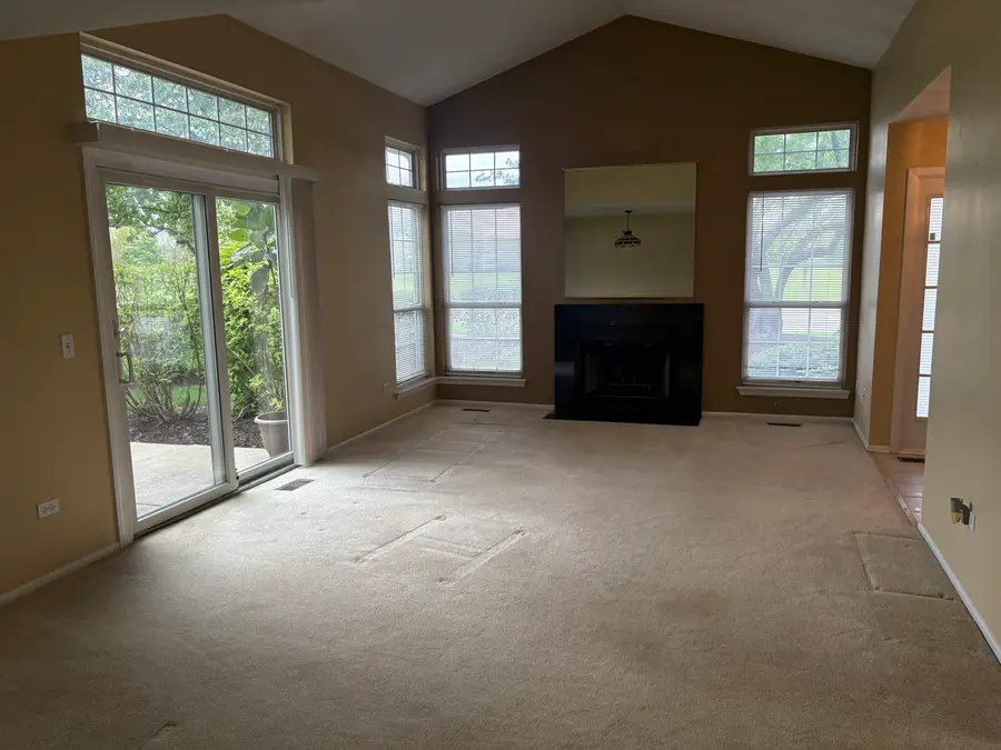 1602 Columbia Circle #4, Bartlett, IL 60103 - #3