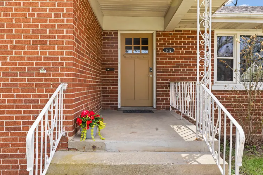 1412 Avery Avenue, Wheaton, IL 60187 - #3