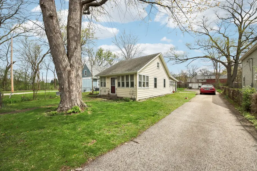 105 Edgewood Avenue, Crystal Lake, IL 60014 - #2