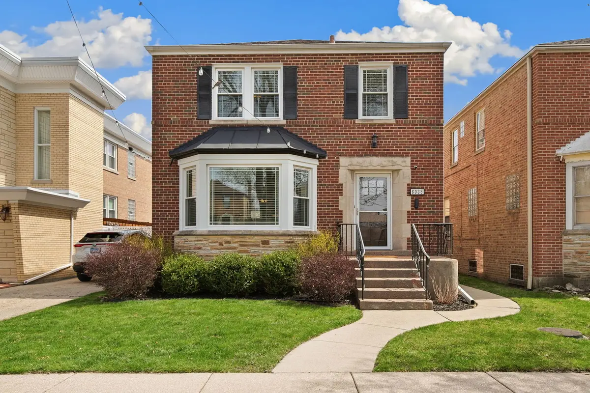 6039 N Richmond Street, Chicago, IL 60659 - #1
