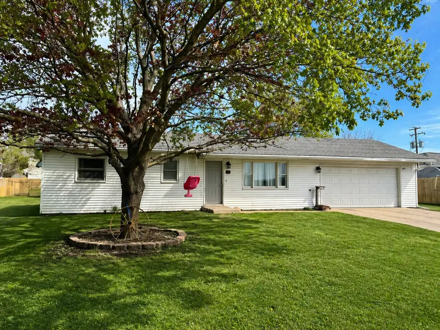 419 E Cleveland Street, Cullom, IL 60929 - #2