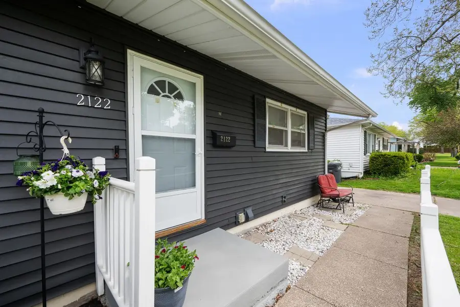 2122 Cody Street, Bettendorf, IA 52722 - #2